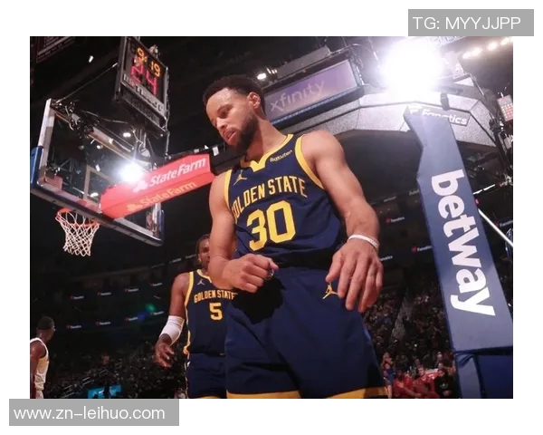 波杰谈与库里搭档的思考过程强硬防守下的默契配合之道