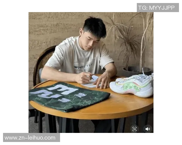 杨瀚森邀请林葳共进火锅期待休息或圣诞节的美好时光