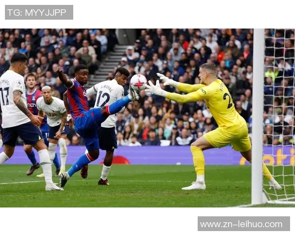 本福斯特称赞拉门斯在对布莱顿的表现并对其精彩扑救印象深刻 本福斯特称赞拉门斯在对布莱顿的表现并对其精彩扑救印象深刻