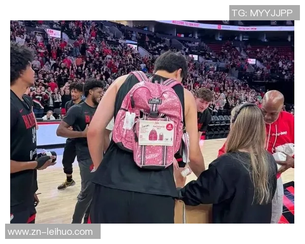 真男人的粉色选择杨瀚森分享书包抢购趣事