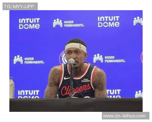 比尔上场时快船防守如同多了一道自动感应门的深度解读 比尔上场时快船防守如同多了一道自动感应门的深度解读